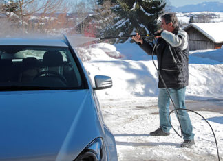 Mycie auta zimą - o czym warto pamiętać?