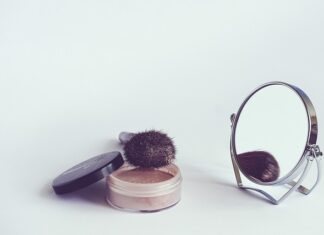 Jak podłączyć lusterko fotochromatyczne Toyota?