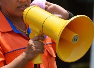 Co grozi za głośny wydech?