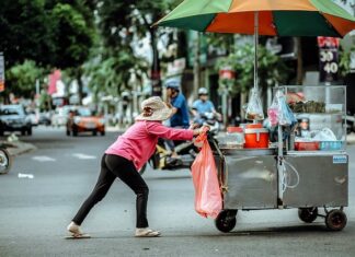 Ile waży akumulator do wózka widłowego?