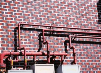 Jak odpowietrzyć układ wspomagania kierownicy?