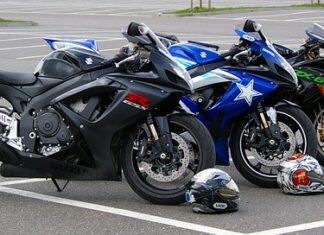 Czy Suzuki LTR 450 ma bieg wsteczny?