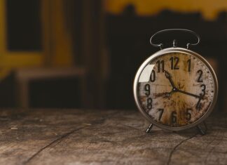 Jaka jest minimalna liczba zębów bez podcięcia w kole zębatym o zębach prostych?