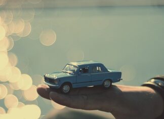 Jak początkowo nim pojawiła się nazwa polonez był w Polsce nazywany ten model?