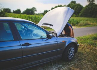Kto naprawia lusterka w samochodzie?