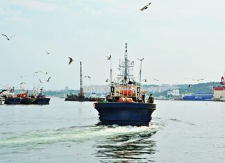 Czy wydech przelotowy psuje silnik?