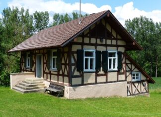 Czy w Polsce można mieszkać w przyczepie kempingowej?