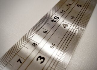 Jak się mierzy rozstaw śrub?